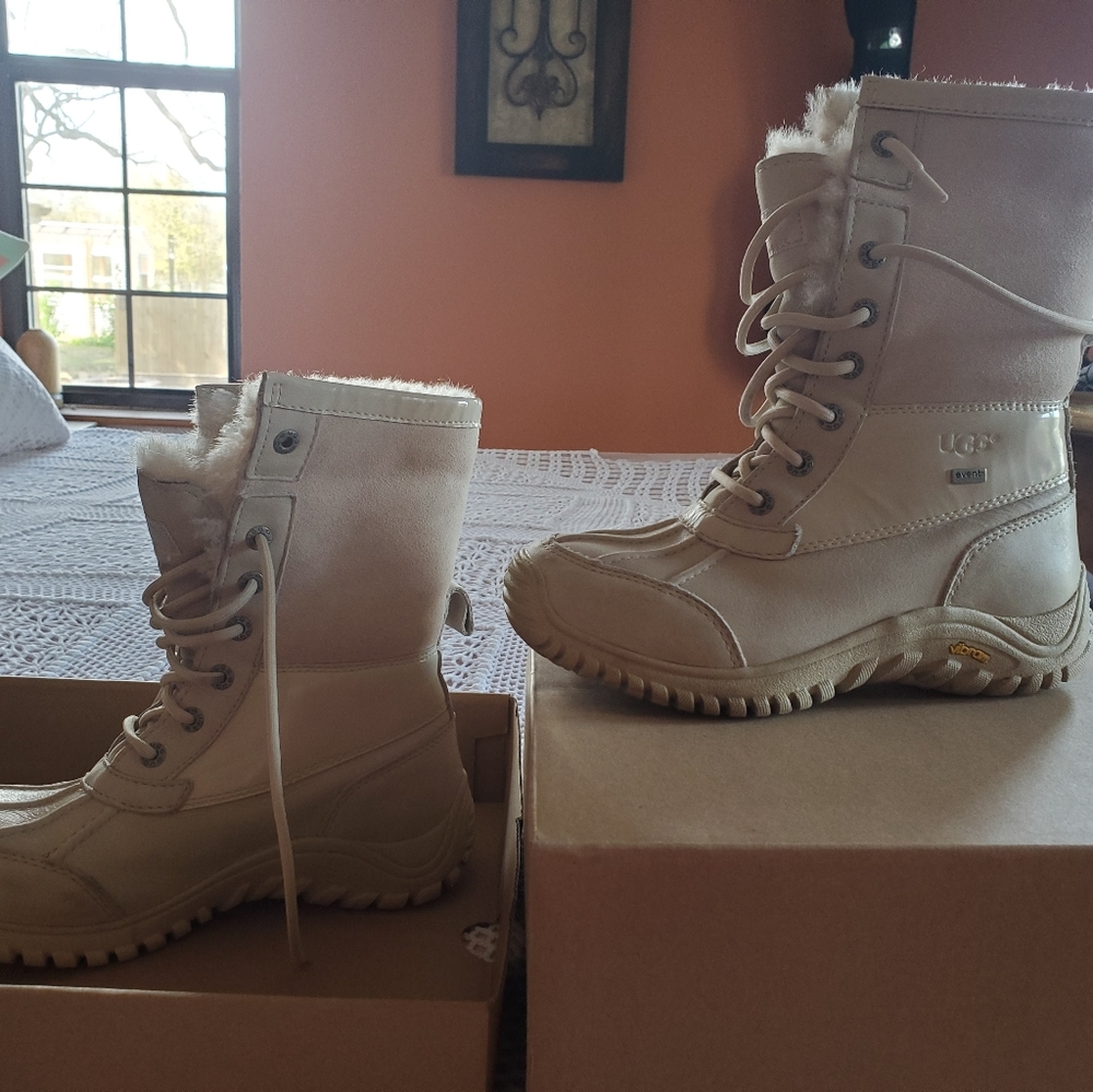 UGG snow boots size 6.5
